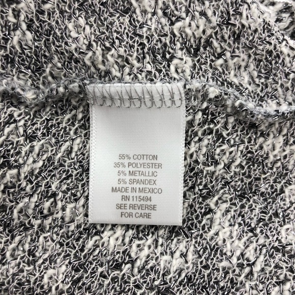 Gray & White Knitted Fringe Crew Neck Sweater - Picture 7 of 8